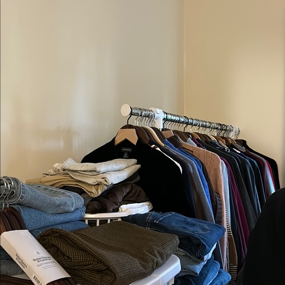 Reseller 8 pcs for $40 Assorted Clothing Collection - Picture 1 of 1